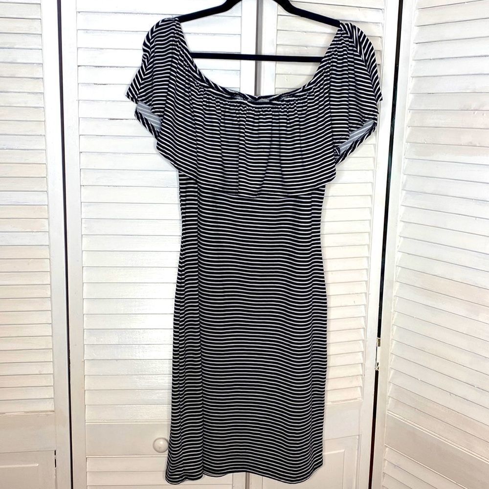 🖤Black and White striped Dress 🖤